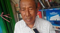 Saya sudah di sini dari lahir tahun 1934. Dulunya itu di situ warung emas nah mungkin dibeli dan dibangun sama partai PKI itu. Ditempati PKI itu tahun 60-an dan 65-nya kejadian. Waktu kejadian saya tidak lihat kan saya kerja dan waktu itu saya lihat di depan di Senen itu banyak tentara, ujar Mamad (83), warga yang tinggal di dekat gedung. Foto: Wildan/detikcom