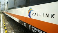 Anak usaha KAI, PT Rail Link memprogramkan pembelian 10 trainset dengan 6 kereta (gerbong) per trainsetnya. (Djoko Setijowarno/MTI).