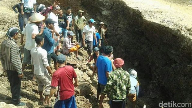 Lokasi penambang batu yang tewas tertimbun tanah galian di Rembang. 
