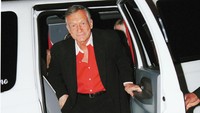 Hefner berdonasi dan menggalang dana untuk Partai Demokrat. Meski begitu, dalam beberapa waktu terakhir, Hefner menyatakan bahwa dia independen.  (Foto: Getty Images)