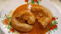 Mampir ke kawasan Melawai, Anda bisa makan siang di Sabana Nasi Kapau. Gulai tambusu dengan paduan sambal ijo dan daun singkong rasanya makin sedap. Tambah juga dengan telur dadar hangat yang makin mantap. Seporsi gulai tambusu dibanrol dengan harga Rp 18.000. Foto: Dok. detikFood