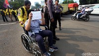 Mahasiswa mendesak agar Ketua DPR Setya Novanto ditangkap dalam dugaan kasus e-KTP.