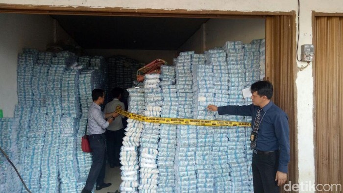 23 Ton Garam Ilegal Diamankan di Palembang