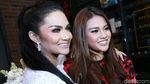 Bahagianya Krisdayanti saat Berpose dengan Aurel Hermansyah