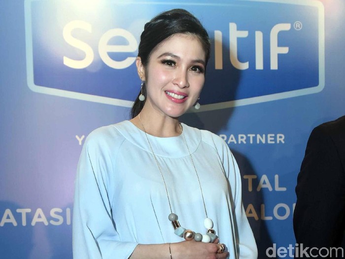 Sibuk Jadi Artis, Ini Cara Sandra Dewi Tetap Jauh dari Kata Stres
