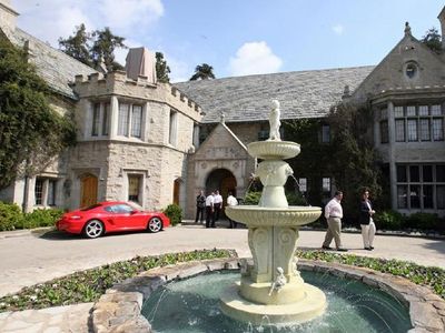 Foto: Intip Rumah Mewah Hunian Bos Playboy Hugh Hefner Sebelum Meninggal
