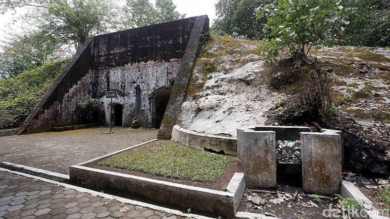 Miris Benteng Pendem Cilacap Tidak Terawat Foto 2