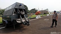 Kawat berduri juga sudah disiapkan di depan gedung DPR.