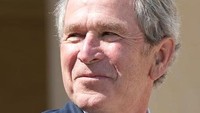 Bukan hanya John Kerry, George W. Bush pun salah seorang sepupunya. Seperti diketahui banyak orang, George Bush masih aktif di umurnya yang masuk 71 di tahun ini. (Foto: Instagram @georgewbush)