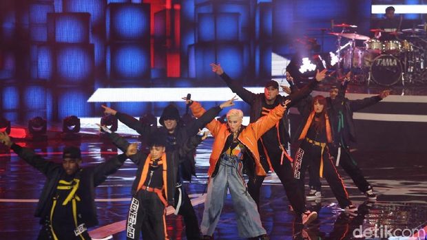 Kelahiran Ponsel Selfie 24 Megapixel Vivo V7+