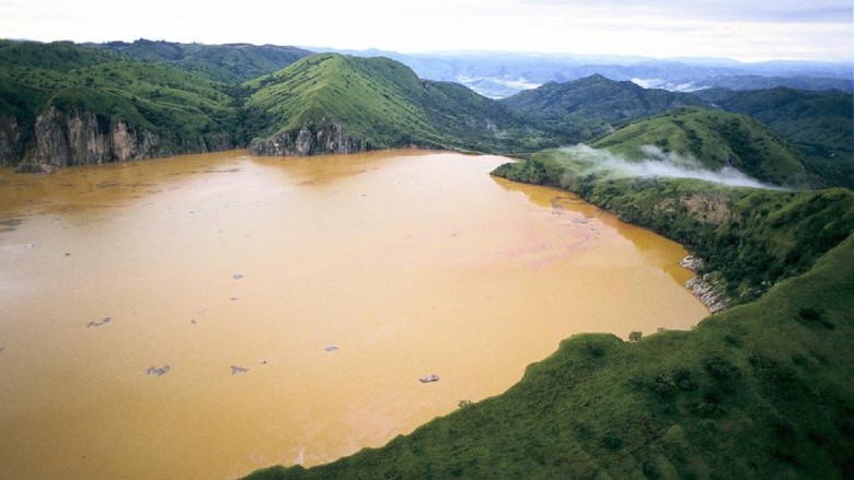 Danau Nyos seperti bom waktu (umich.edu) Danau Nyos seperti bom waktu (umich.edu)