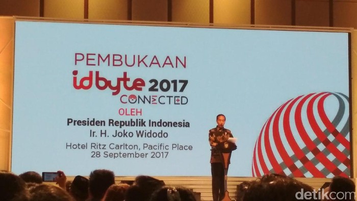 Jokowi: Manfaatkan Teknologi untuk Menjadi Raksasa