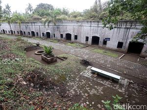 Miris! Benteng Pendem Cilacap Tidak Terawat
