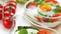 Yang ini gaya Italia. Telur dipadukan dengan paprika, tomat, dan daun basil serta ditanuri Italian seasoning. Wangi gurih aromanya.Foto: Istimewa