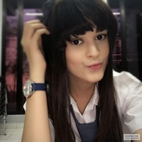 Cut Meyriska, si Hello Kitty di sinetron Catatan Hati Seorang Istri tampak imut mengenakan seragam sekolah.Foto: Istimewa