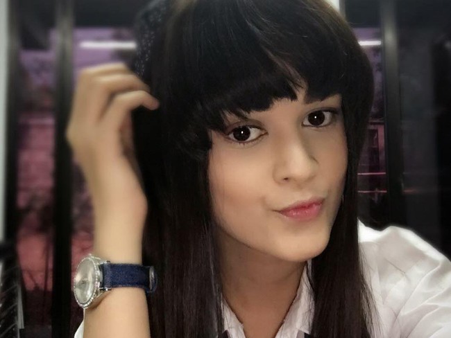 Cut Meyriska, si Hello Kitty di sinetron Catatan Hati Seorang Istri tampak imut mengenakan seragam sekolah.Foto: Istimewa