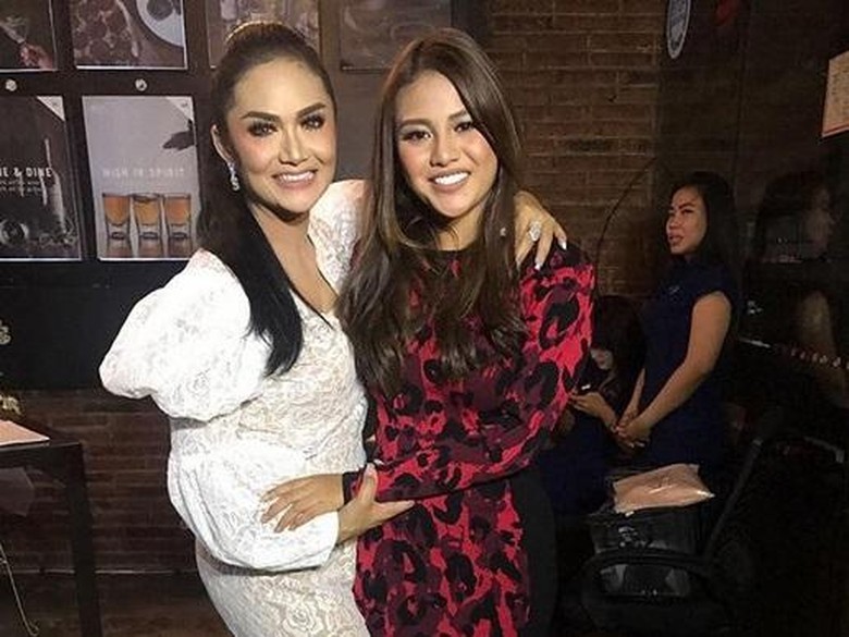 Absen di Ultah Arsya, Krisdayanti Tak Masalah Dikomen Aurel dan Azriel Absen di Ultah Arsya, Krisdayanti Tak Masalah Dikomen Aurel dan Azriel