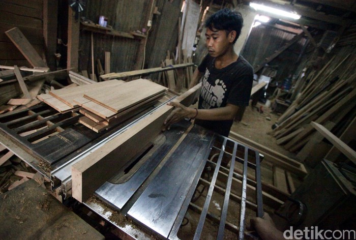 Pertumbuhan Industri Mebel dan Kerajinan  Kayu  Indonesia  