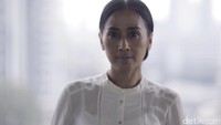 Berkat arahan Joko Anwar, penyanyi asal Bali itu tak menyangka bisa tampil begitu menyeramkan.
