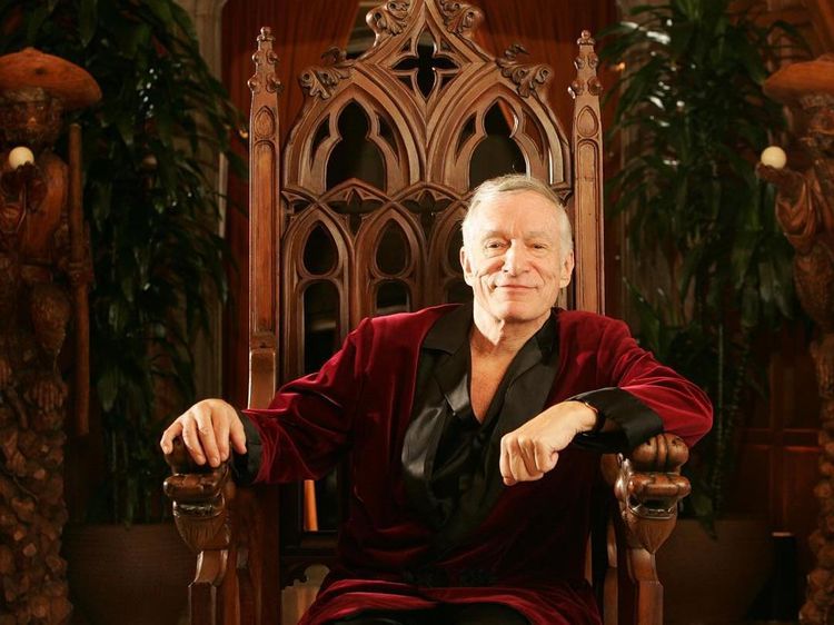 Potret Keluarga Panjang Umur Hugh Hefner si Bos Playboy