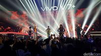 Kelahiran Ponsel Selfie 24 Megapixel Vivo V7+