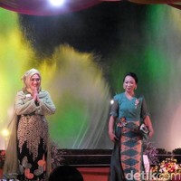 Dalam balutan yang tak meninggalkan motif tradisional batik Betawi seperti ondel-ondel, tanjidor, dan ikon monas ini, Batik Jakarta tampak cantik dengan pendar warna dan beberapa corak cerah. Foto: Anggi Mayasari/Wolipop