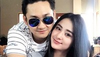 Mereka selalu terlihat serasi di foto yang diunggahnya. (Dok. Instagram/anggawijaya88)