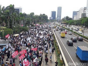 Ada Aksi 299 di Depan DPR, TransJ Masuk Tol Dalam Kota