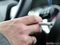 Polisi Tegur Pengendara Buang Puntung Rokok: Disuruh Ambil-Simpan di Saku