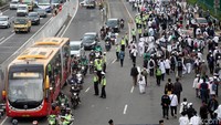 Aksi mereka berjalan tertib.