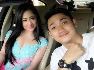 Mengubahnya Jadi Lebih Baik, Dewi Persik Puji Sosok Angga
