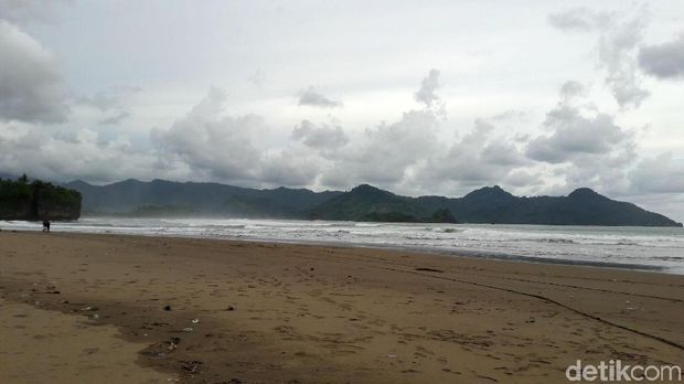 Pantai Pelang Trenggalek Raih Nominasi Anugerah Wisata Jawa Timur