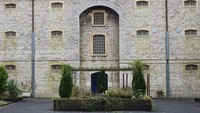 Shepton Mallet Prison berada di Somerset, Inggris. Inilah salah satu penjara paling tua di Inggris dan memiliki sejarah kelam yang panjang sejak sekitar tahun 1610 (Shepton Mallet Prison)