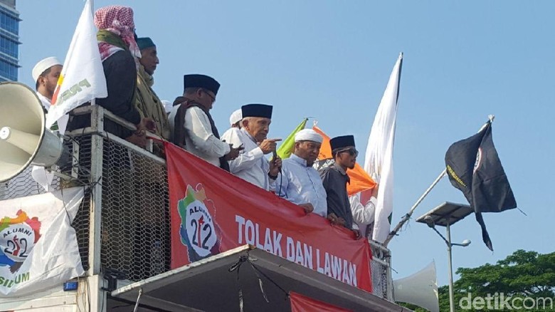 Orasi di Aksi 299, Amien Rais Sebut Perppu Ormas Berisi Kebencian Orasi di Aksi 299, Amien Rais Sebut Perppu Ormas Berisi Kebencian