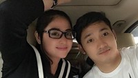Aang dan Depe memang sering terlihat menghabiskan waktu bersama. (Dok. Instagram/anggawijaya88)