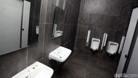Toilet yang ada di Istora Senayan.