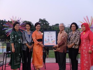 Motif Batik Betawi Didokumentasikan Dalam Buku Lenggang Batik Jakarta