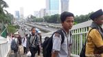 Peserta Aksi 299 Berangsur Datang ke Depan Gedung DPR/MPR