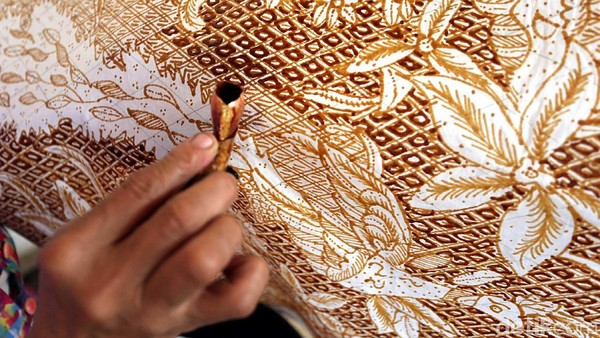 Melihat Pembuatan Batik Maos Cilacap yang Mendunia