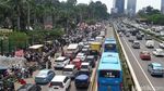 Penampakan Massa Aksi 299 Difoto dari JPO Dekat Gedung DPR/MPR