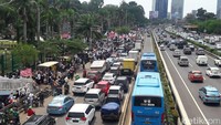 Aksi 299 digelar usai massa salat Jumat berjemaah. Foto: Marlinda Oe/detikcom