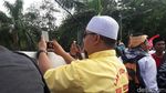 Jepret! Selfie-selfie di Tengah JPO yang Penuh Massa Aksi 299