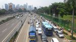 Lalin Depan Gedung DPR/MPR Arah Slipi Mulai Macet
