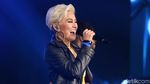Aksi Enerjik dan Seksi Agnez Mo