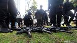 Polisi Bertameng dan Bersenjata Laras Panjang Siap Amankan Aksi 299