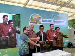 Toyota Beri Kado untuk Pemkot Bandung