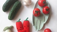 Bumbu dapur seperti cabai juga ikut dibuatkan versi wol-nya loh. Sama seperti pisang, cabai ini diibaratkan sepasang kekasih. Foto: Wool Sculpture