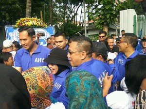 Buka Jalan Sehat di Depan Warga DKI, AHY: Masih Ingat Saya Kan?