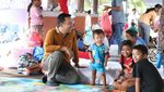 Menpora Kunjungi Pengungsi Erupsi Gunung Agung