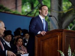 Gaya Zuckerberg Ketemu Pejabat Cuma Kaosan Jadi Sorotan